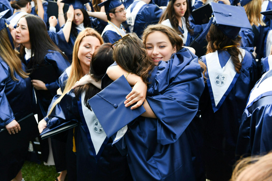 Choosing and Wearing Your Graduation Gown: A Guide to Celebrating Your Graduation