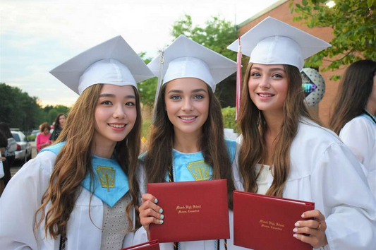 Choosing The Perfect Middle School Graduation Outfits