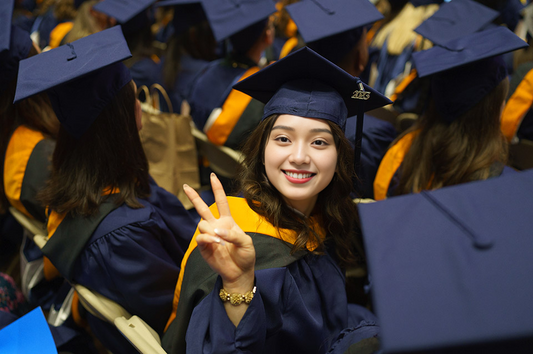 A Comprehensive Guide: How to Choose the Right Tassel for Your Graduation Cap